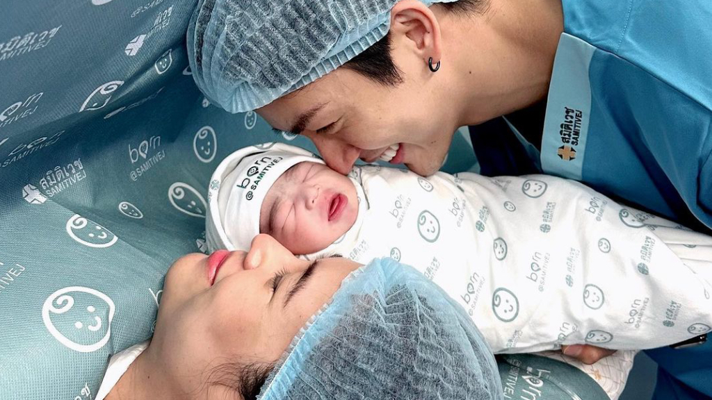 น้อง ‘พีร์เจ’ มาแล้ว! ลูกชายคนแรกของ จุ๋ย วรัทยา และ ดีเจพุฒ พุฒิชัย ของขวัญล้ำค่าที่รอคอยมากว่า 4 ปี