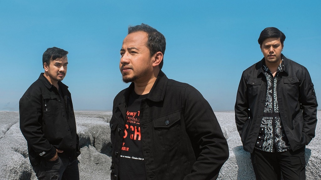 LABANOON ส่งซิงเกิลใหม่ “ผิดไหม” ที่ชวนตั้งคำถามว่า เมื่อเราเป็นคนที่ถูกทิ้ง...แต่ทำไมยังทิ้งเขาจากใจไม่ได้สักที