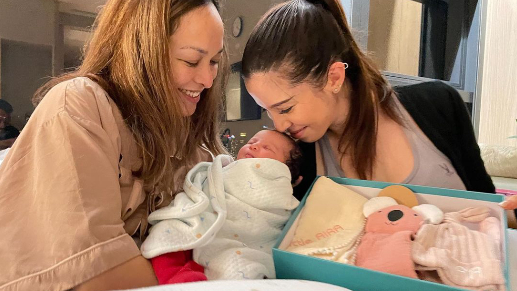 เพื่อนสนิทเผยข่าวดี! ซาร่า โฮเลอร์ ให้กำเนิดลูกสาวคนแรกแล้วในวันคริสต์มาส