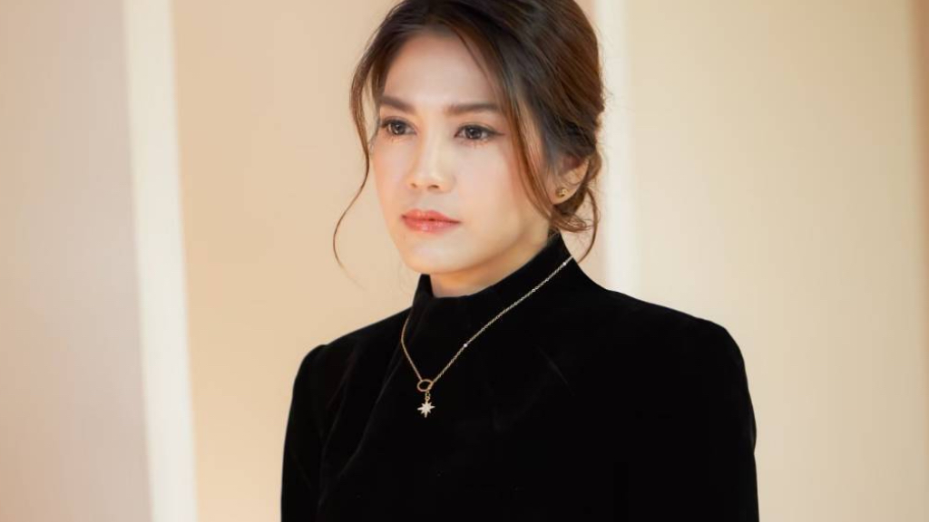 ‘มีใครแล้วใช่ไหม’ ซิงเกิลล่าสุดจากเจ้าแม่เพลงช้า พั้นช์ วรกาญจน์ ภายใต้ค่าย Khaosan Play