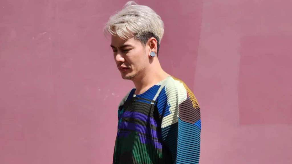 อ๊อฟ ปองศักดิ์ เล่าว่าเคยต่อสู่กับภาวะประหลาด ‘คิดวนเรื่องเดิม-ไม่รักตัว’ จนต้องพบแพทย์จึงรู้ว่าป่วยซึมเศร้า